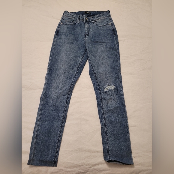 Jeans - Picture 1 of 3